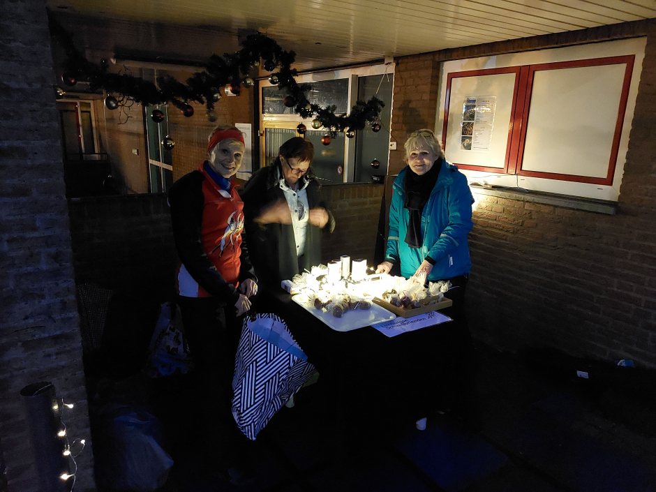 Sfeervol met chocomelk en oliebol "to go"